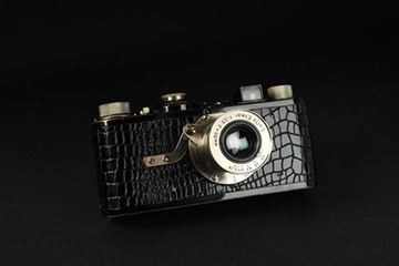 Picture of Leica I (Model A) SN 3293 (c.1926/7), in leather covering (LIAN); with Elmar 3,5/50