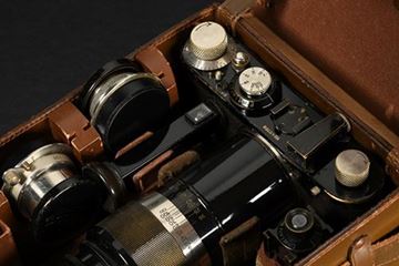 Picture of Leica I (Model C non-standard mount) SN 49756 (1930), with swing-over 135mm mask and comes complete with three original matching lenses - Elmar 3,5/35; Hektor 2,5/50 and Elmar 4,5/135 - each engraved “756”. All items inside the original leather case with matching accessories