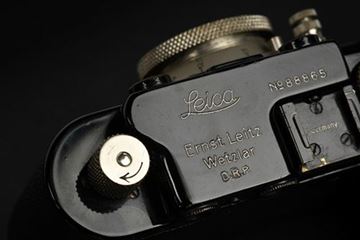 Picture of Leica II (Model D) SN 88865 (1932), accessory shoe engraved “Germany”