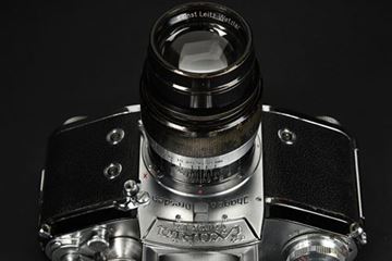 Picture of Hektor 1,9/73 in black/chrome finish, made for Exakta camera, with a different design