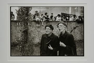 Picture of France, (two women wearing glasses), 1987